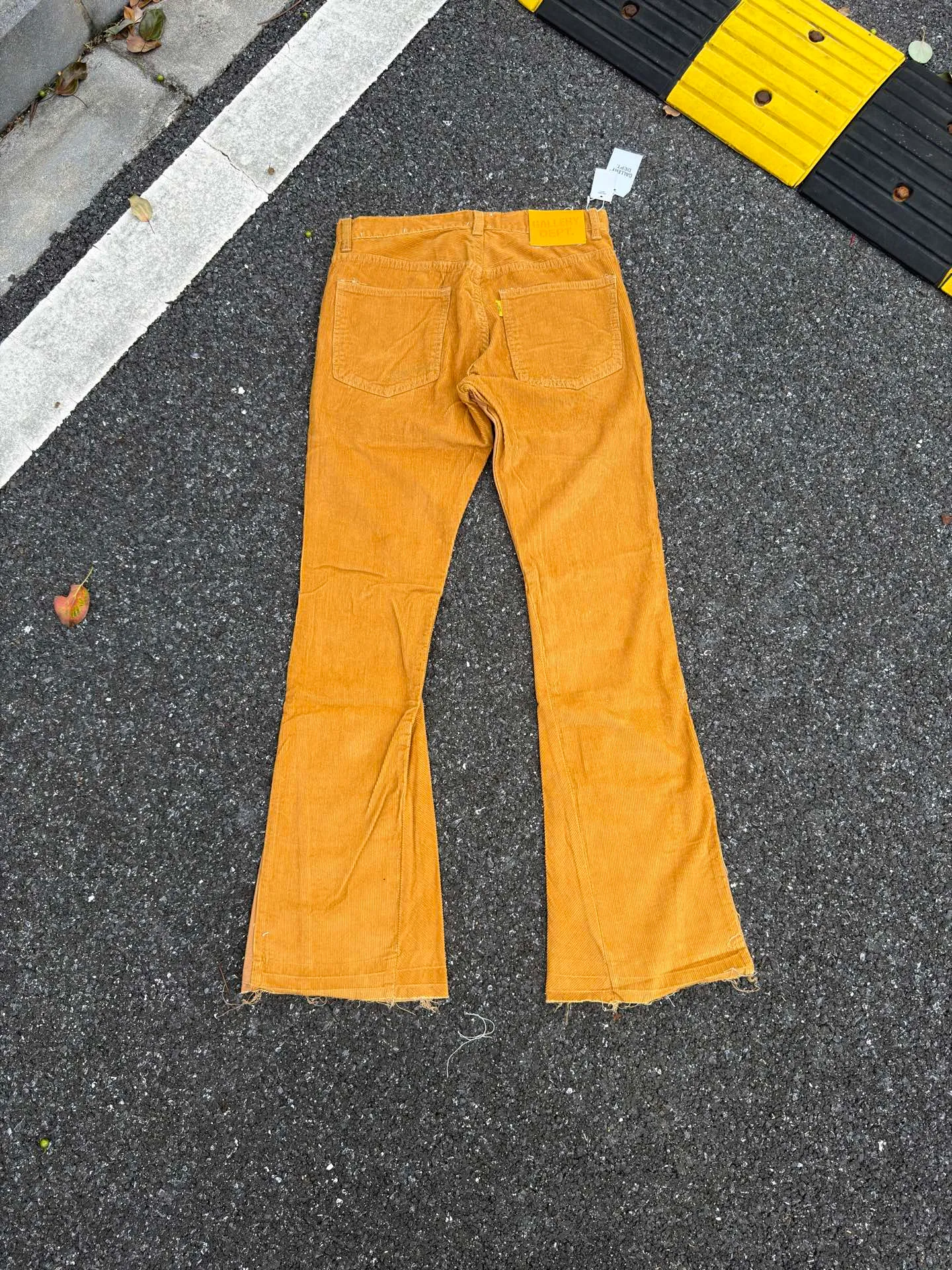 P240💰G03 GALLERY DEPT khaki corduroy embroidered bootcut jeans trousers Code number: 28 30 32 34 36